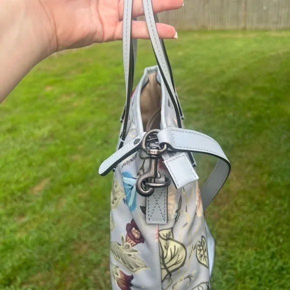 Gucci Flora Knight Shoulder Bag with Floral Design - Picture 4 of 11